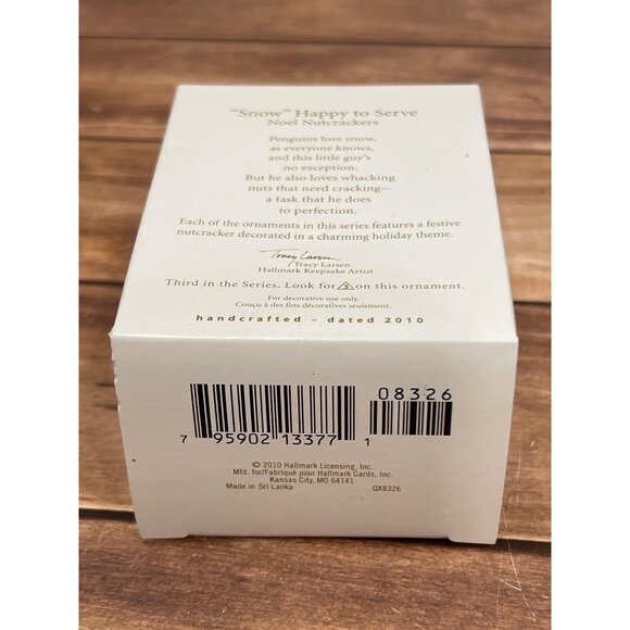 2010 HALLMARK KEEPSAKE ORNAMENT QX8326 "SNOW" HAPPY TO SERVE PENGUIN NUTCRACKER - Picture 4 of 9